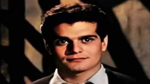 حكاية من زمن فات.. عمر الشريف خاطر بحياته من أجل حبيبته