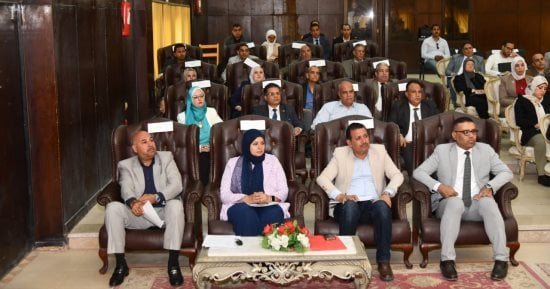 محافظ الفيوم يترأس اجتماع المجلس التنفيذي للمحافظة لمناقشة ملفات وقضايا حيوية