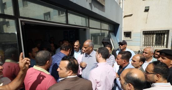 محافظ كفر الشيخ يجرى زيارة مفاجئة لمستشفى برج البرلس المركزى.. صور