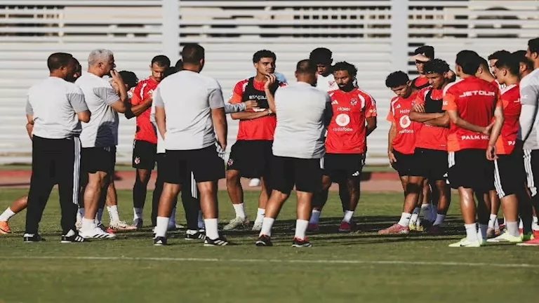 عودة الفريق للمران وغضب بسبب حكم القمة.. ماذا حدث بالأهلي أمس الإثنين؟