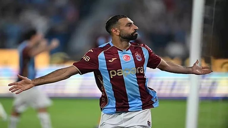 محمد صلاح يعود إلى طرابزون.. وجلسة حاسمة مع المدرب (مصدر يكشف السبب)