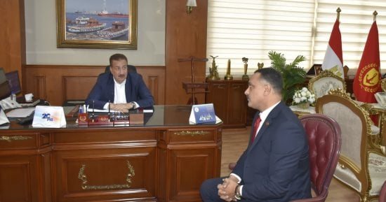 محافظ بورسعيد يبحث تطوير منظومة العمل بمكاتب التأمينات الاجتماعية