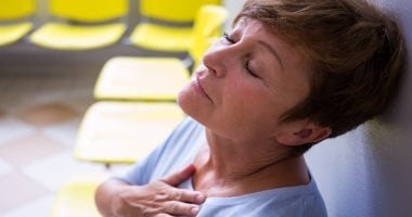 تفسر باعتبارها مجرد قلق.. أعراض غير معروفة للنوبات القلبية لدى السيدات