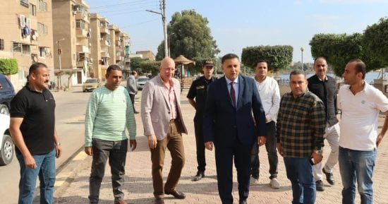 محافظ القليوبية يتفقد المقاعد الجديدة بكورنيش كفر شكر ويستمع إلى آراء الأهالي