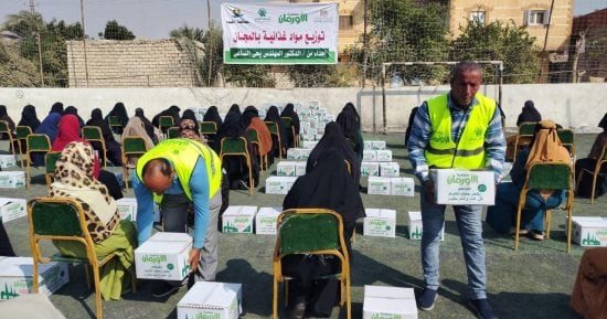 توفير المواد الغذائية لأكثر من 200 أسرة من الأولى بالرعاية بالفيوم