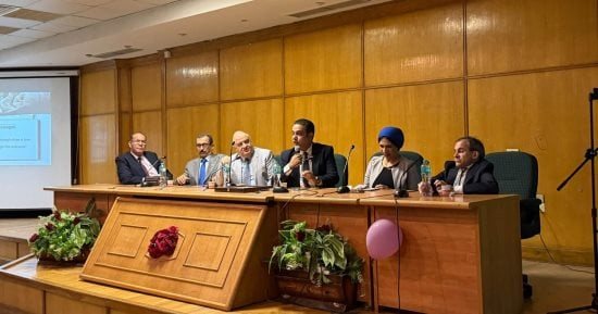 طب الأطفال بجامعة الزقازيق يستضيف خبيرا ألمانيا عالميا فى أمراض العظام النادرة
