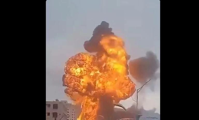 مشاهد انفجار ضخمة تهز صنعاء.. حقيقة الفيديو المتداول