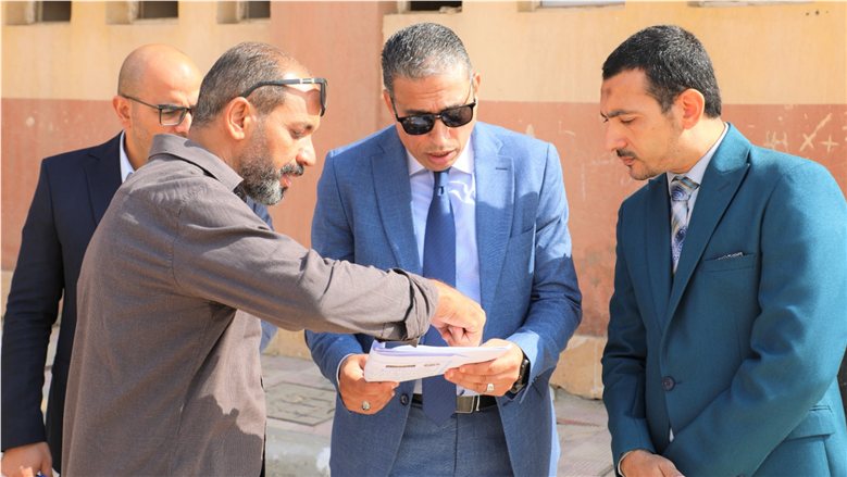 «عطية» يتفقد عددا من مدارس إدارتى الدقي وشمال الجيزة.. ويوجه بالاستعداد لامتحانات الشهر المقبلة