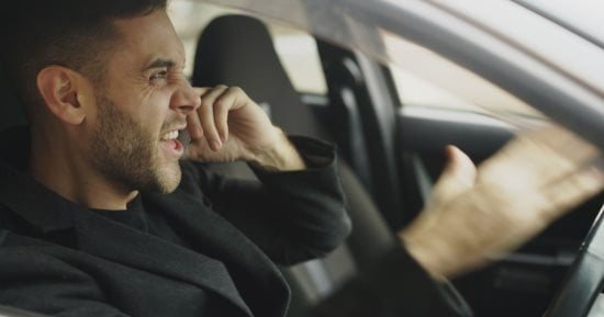 ماتتعبش نفسك أنت.. شركة تطلق سيارة كهربائية تستطيع توجيه الشتائم للسائقين